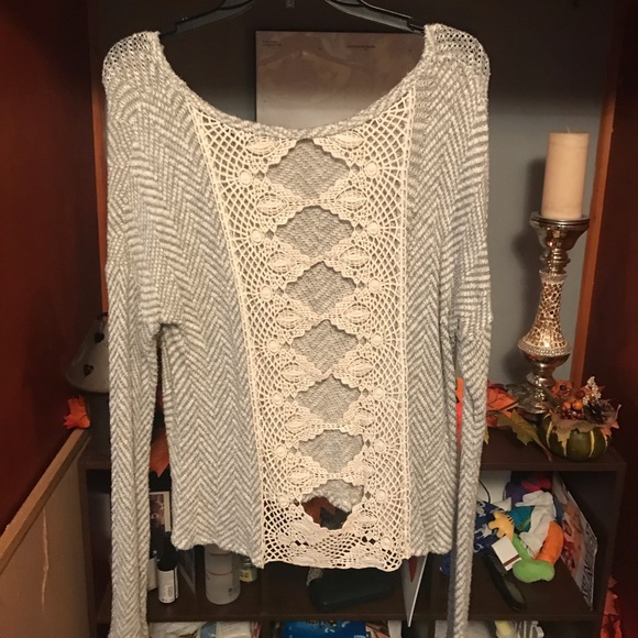 Women’s Long Sleeve Top w/ Open Back - Picture 2 of 2